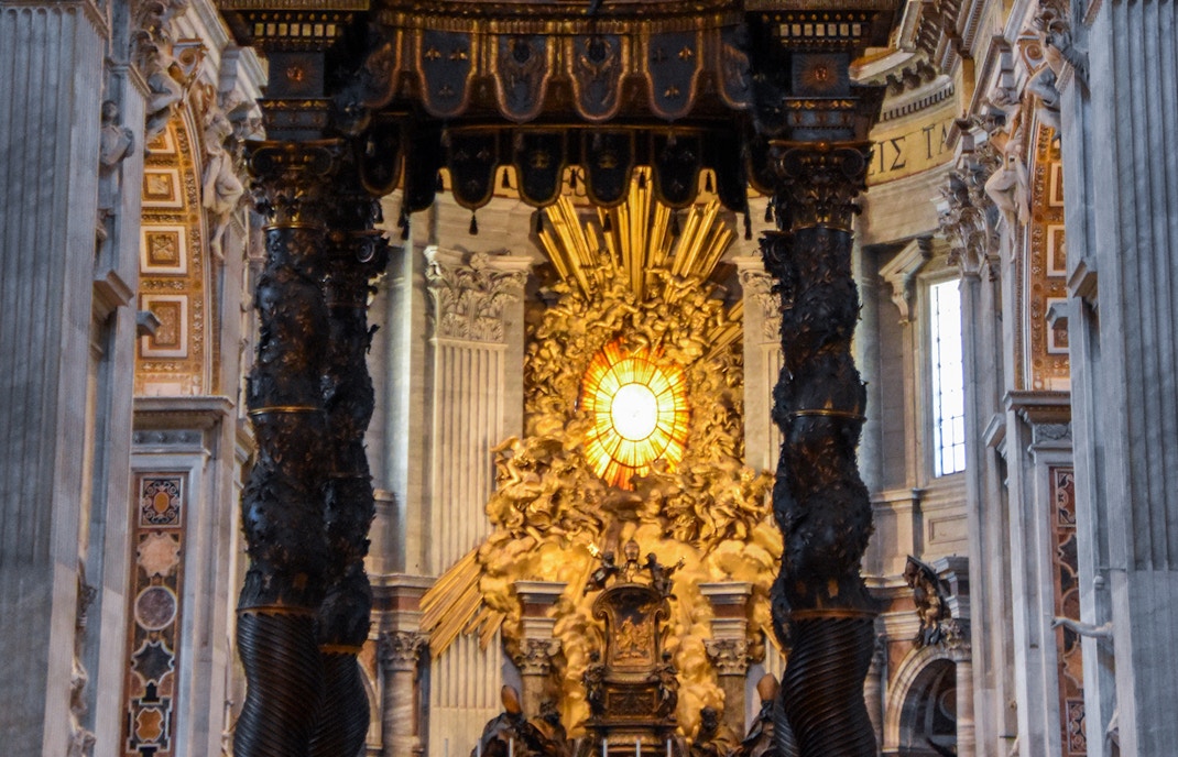 Berninis Baldachin Petersdom Geschichte, Bau, Fakten